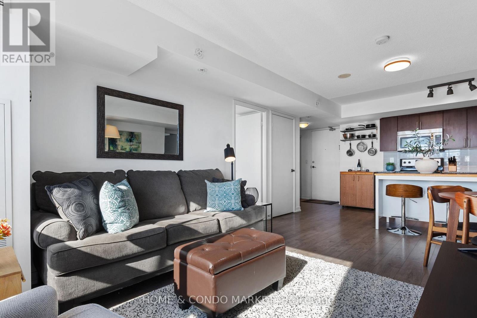 #2404 1410 DUPONT STREET - 17