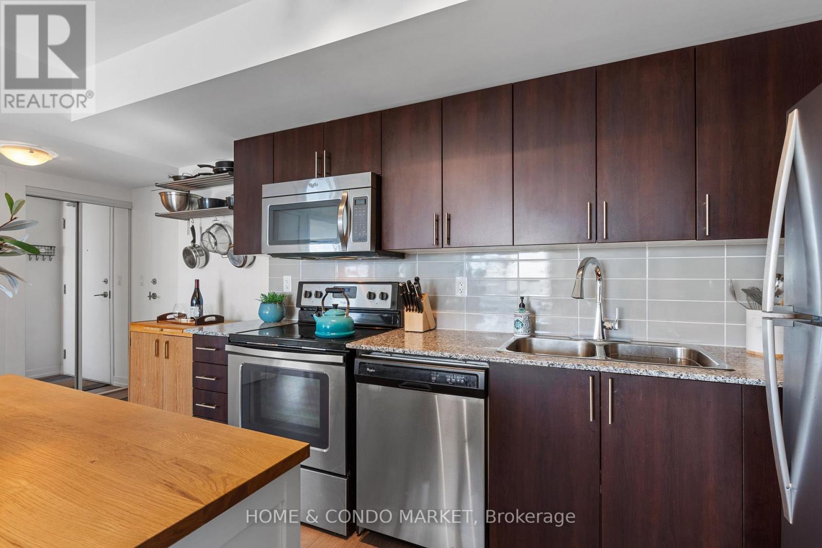 #2404 1410 DUPONT STREET - 13
