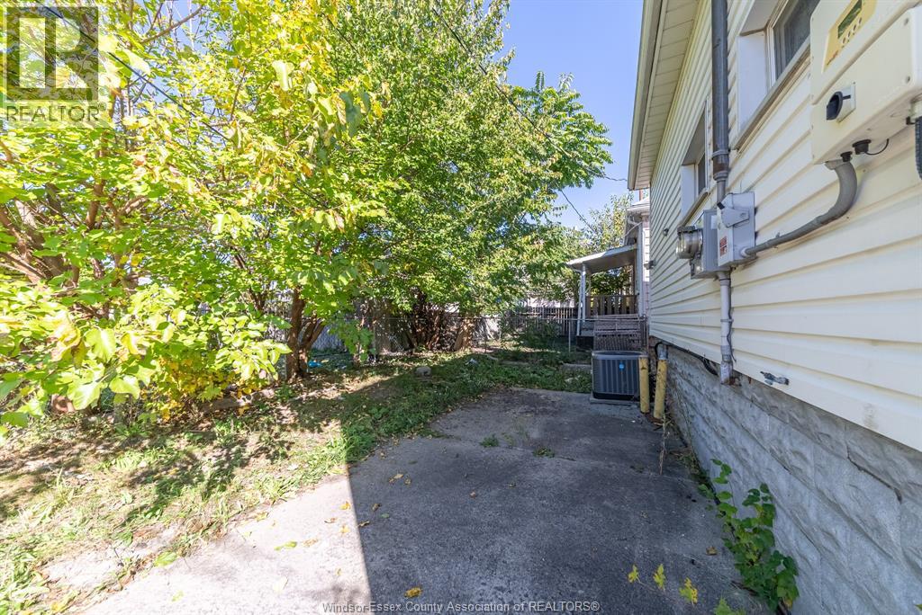 156 ERIE STREET - 18