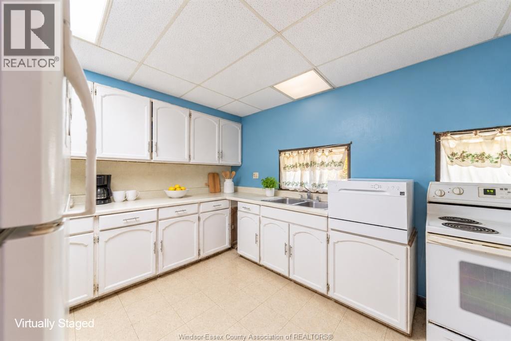 156 ERIE STREET - 10