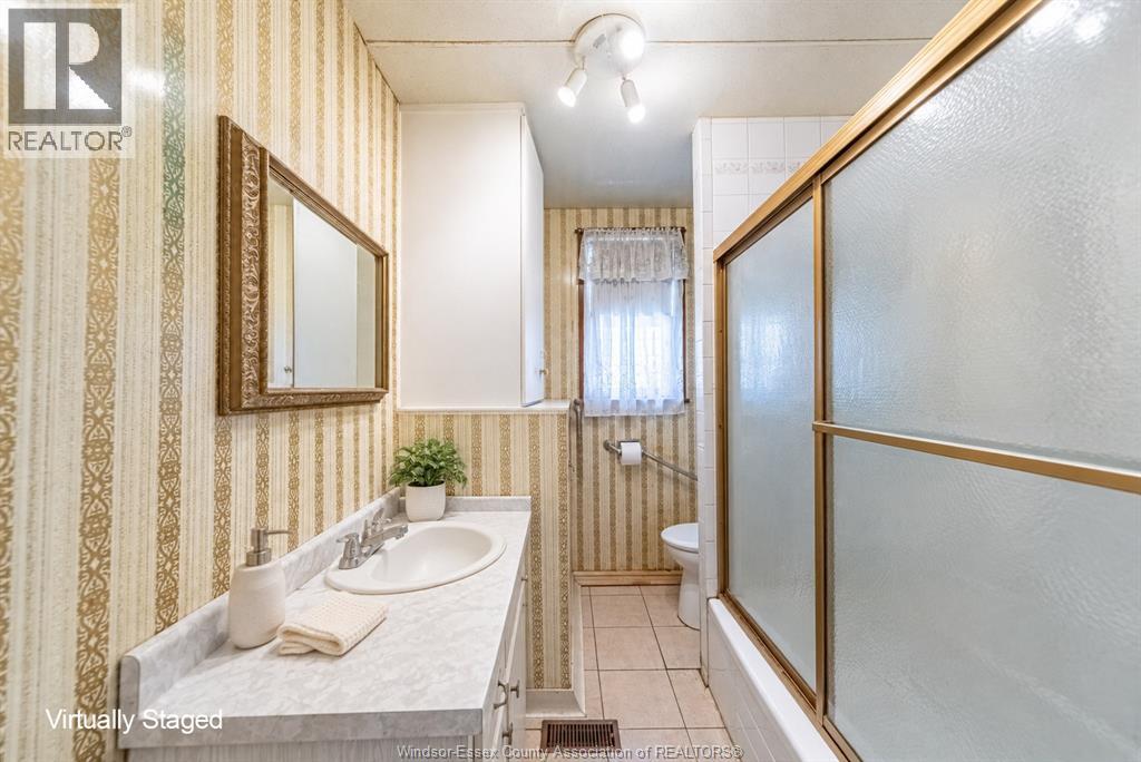 156 ERIE STREET - 14