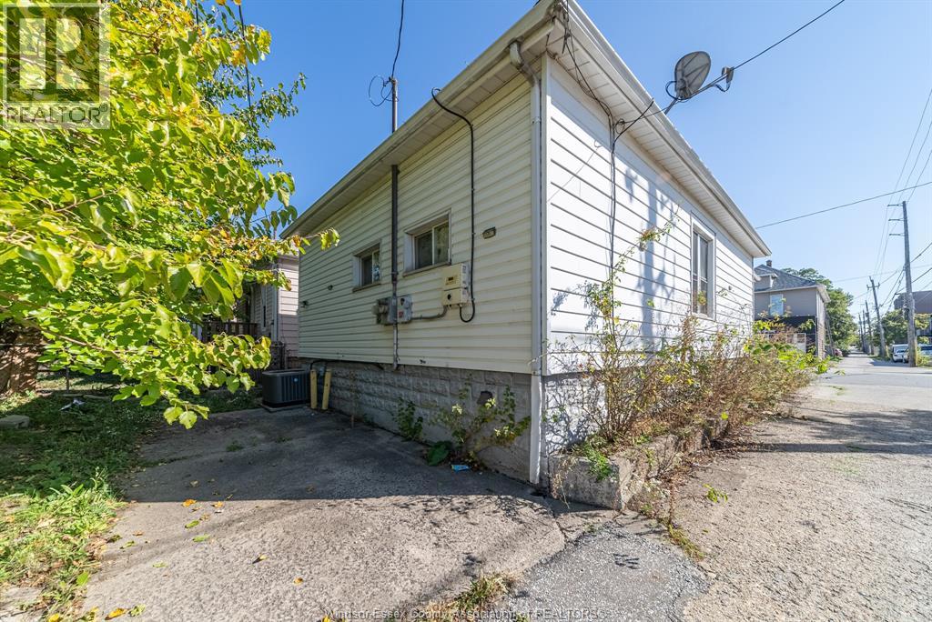 156 ERIE STREET - 17