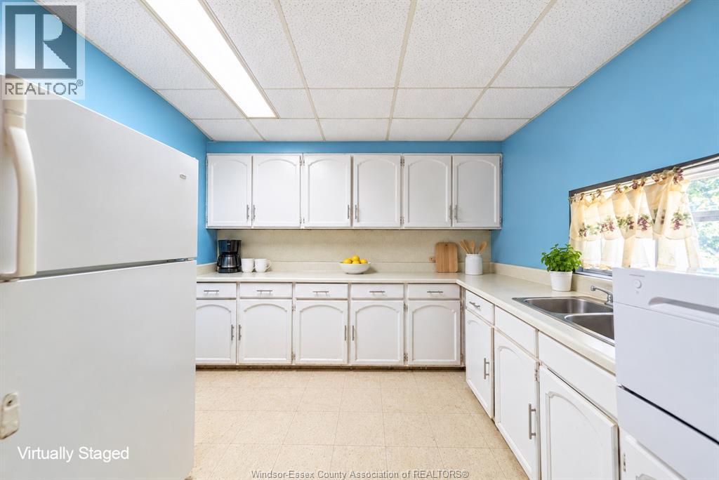 156 ERIE STREET - 9