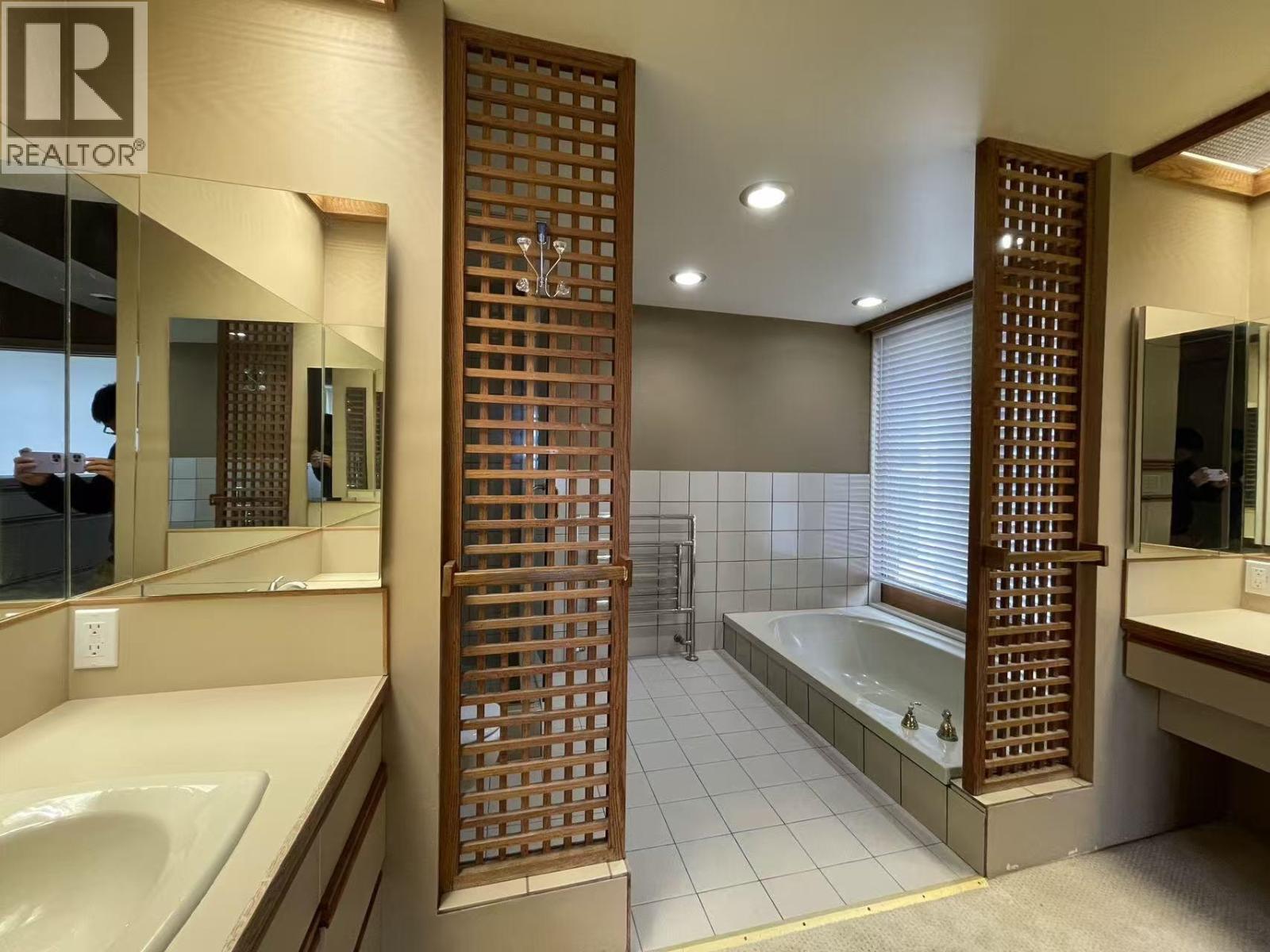 413 TSAWWASSEN BEACH ROAD, Delta - Image 1