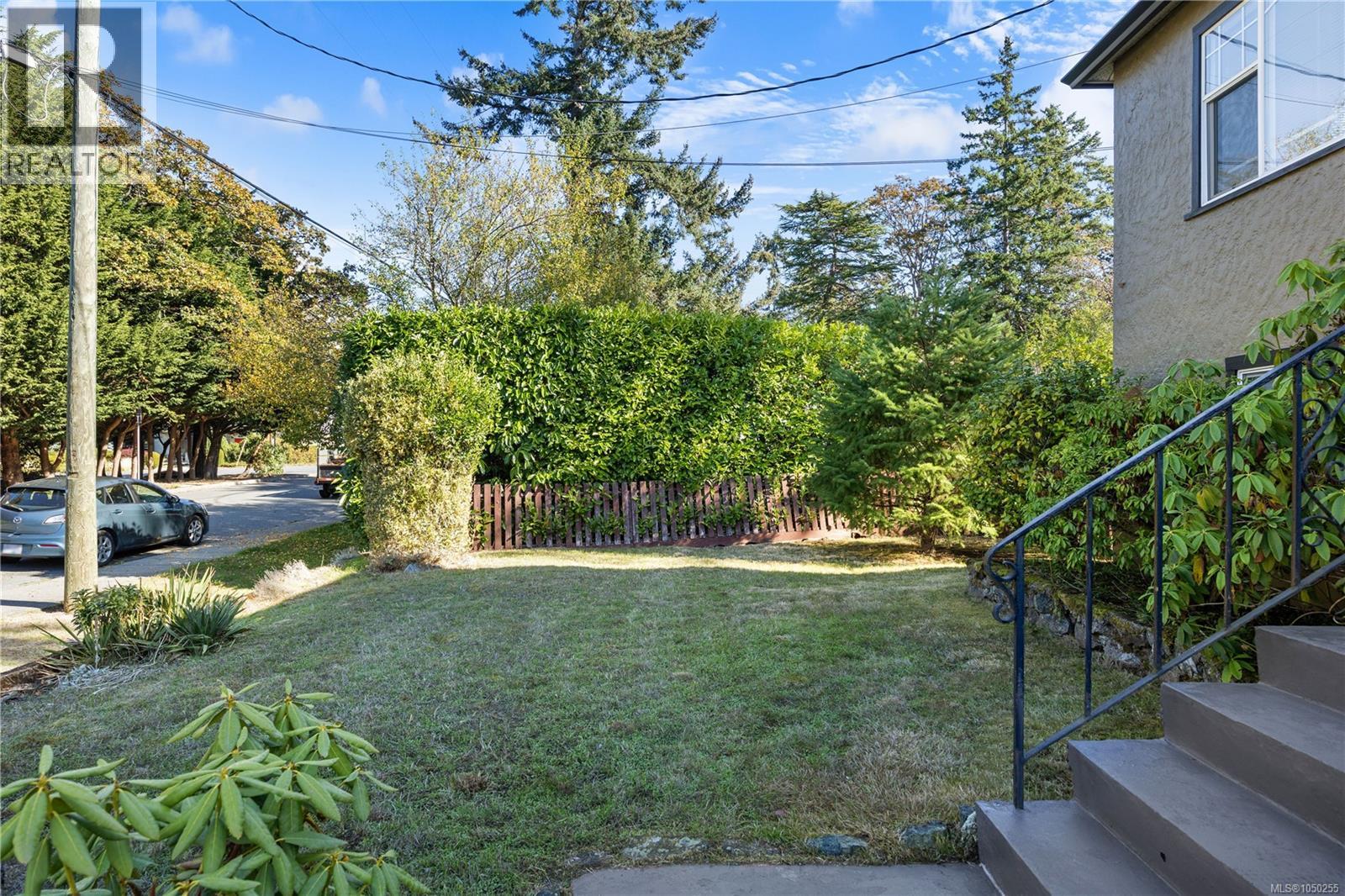  1085 Hulford Street, Saanich
