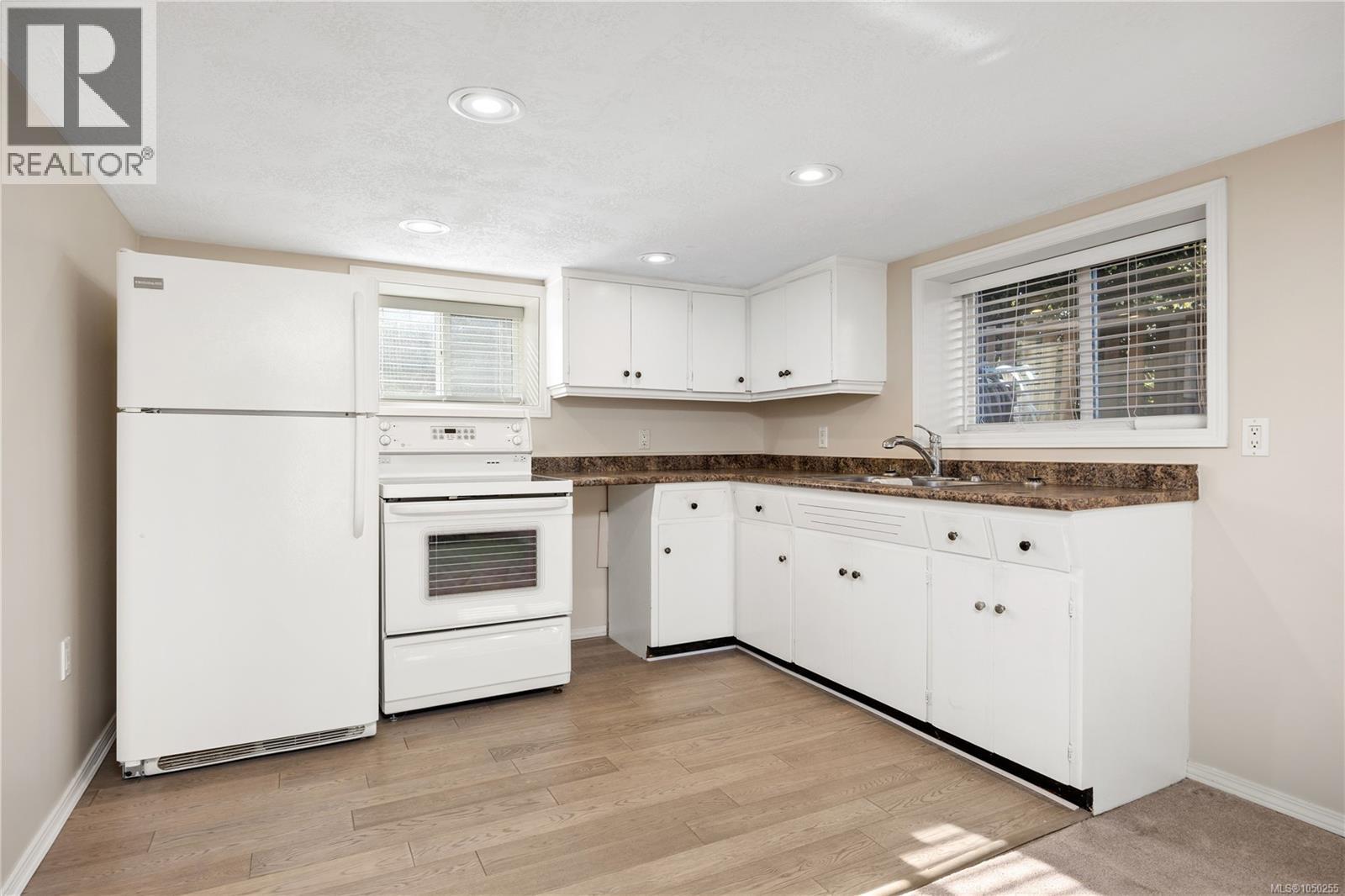  1085 Hulford Street, Saanich