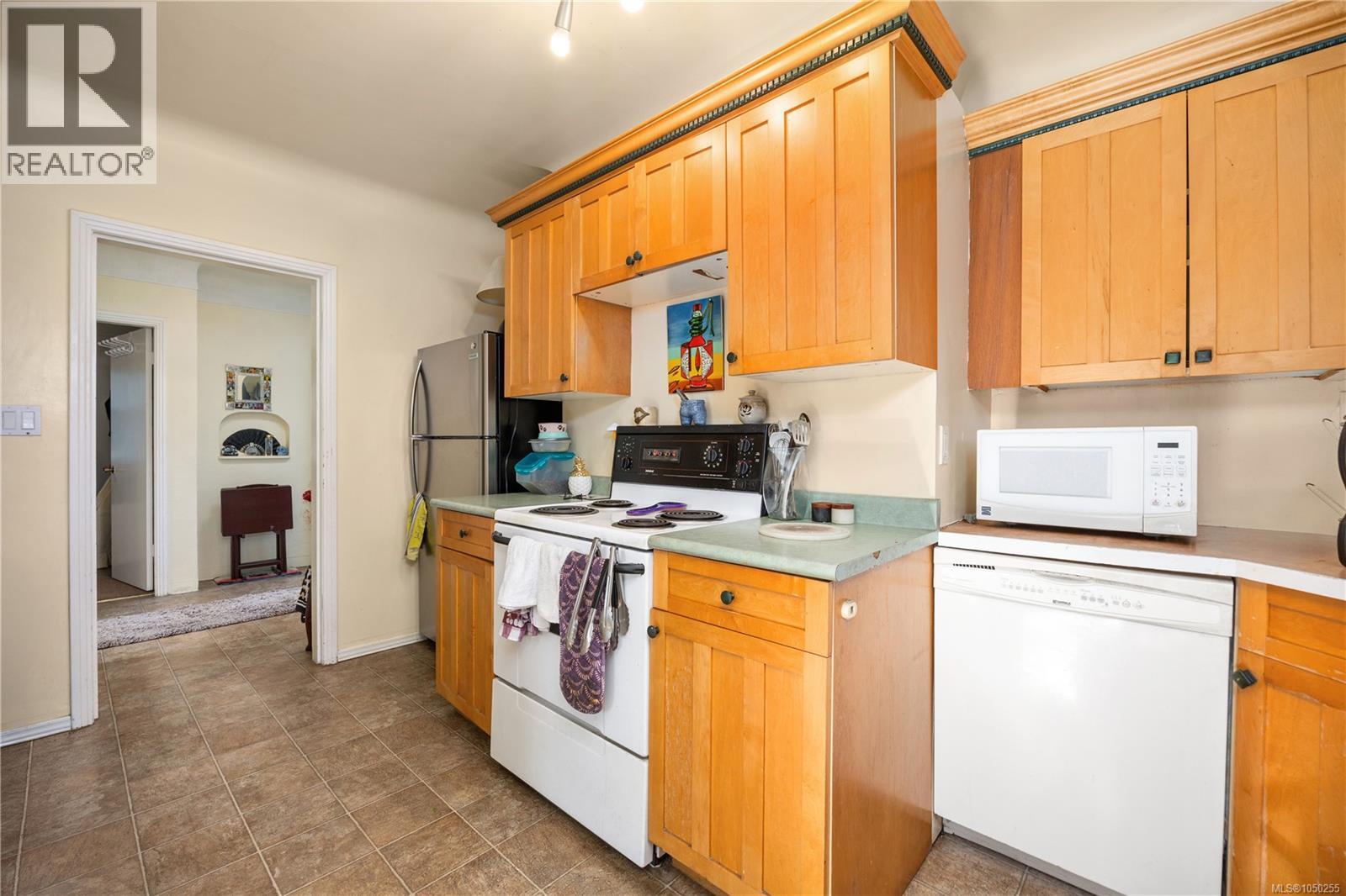  1085 Hulford Street, Saanich
