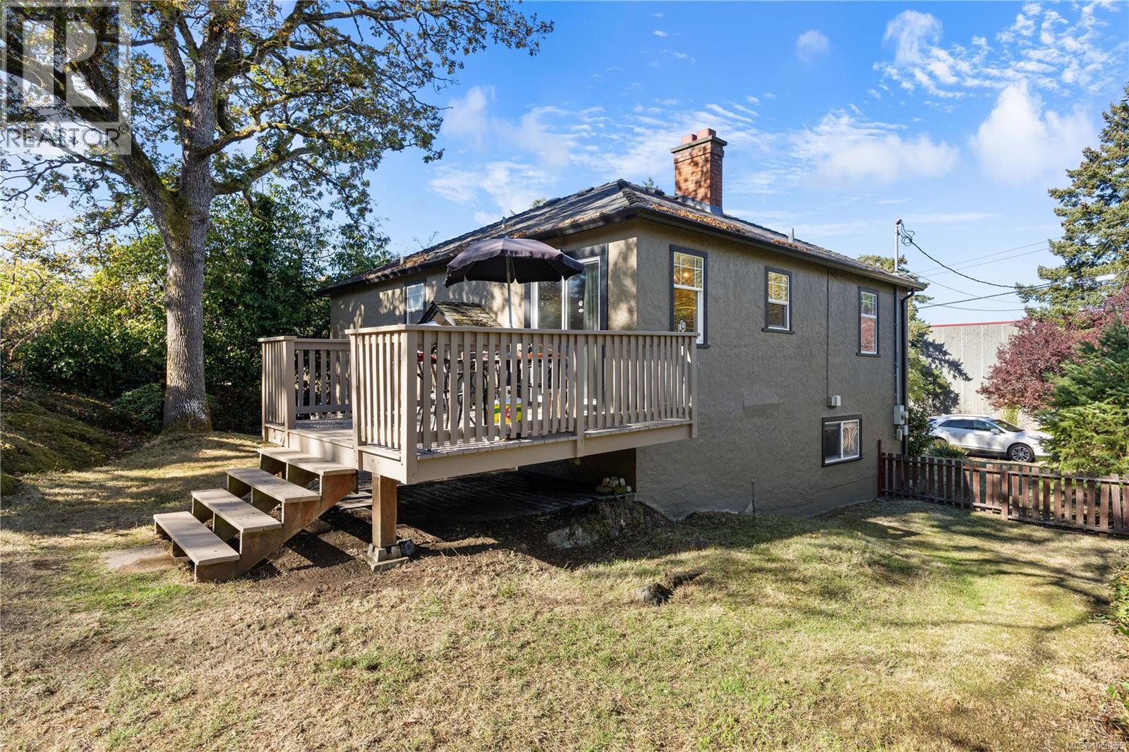  1085 Hulford Street, Saanich