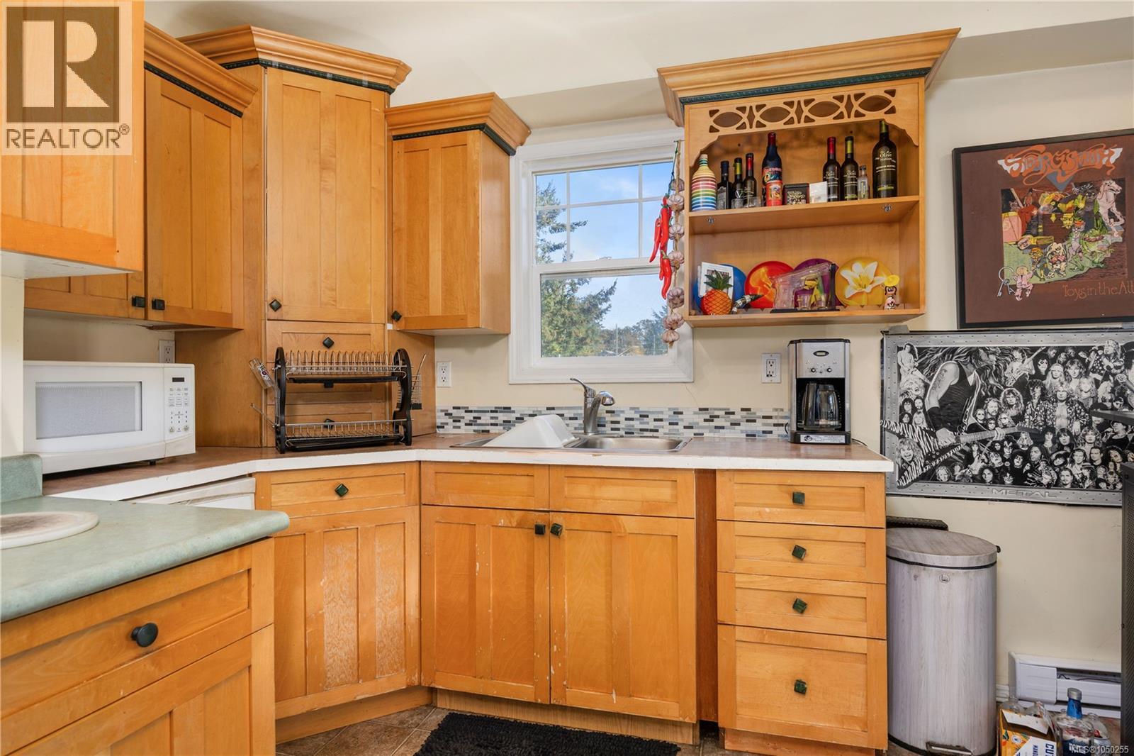  1085 Hulford Street, Saanich