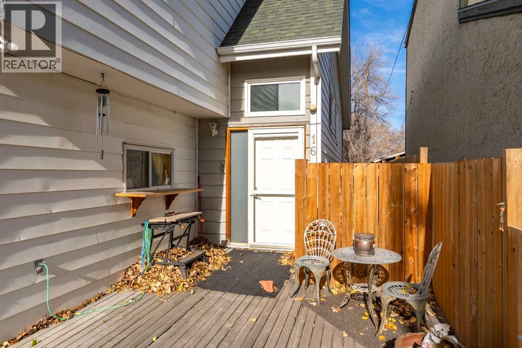 16 6 Avenue SE, High River
