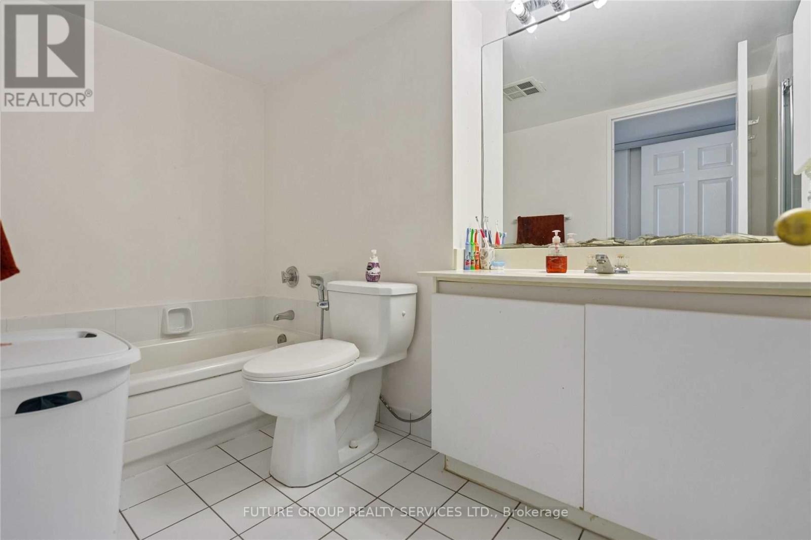 2213- 24 Wellesley Street West, Toronto, ON photo 27