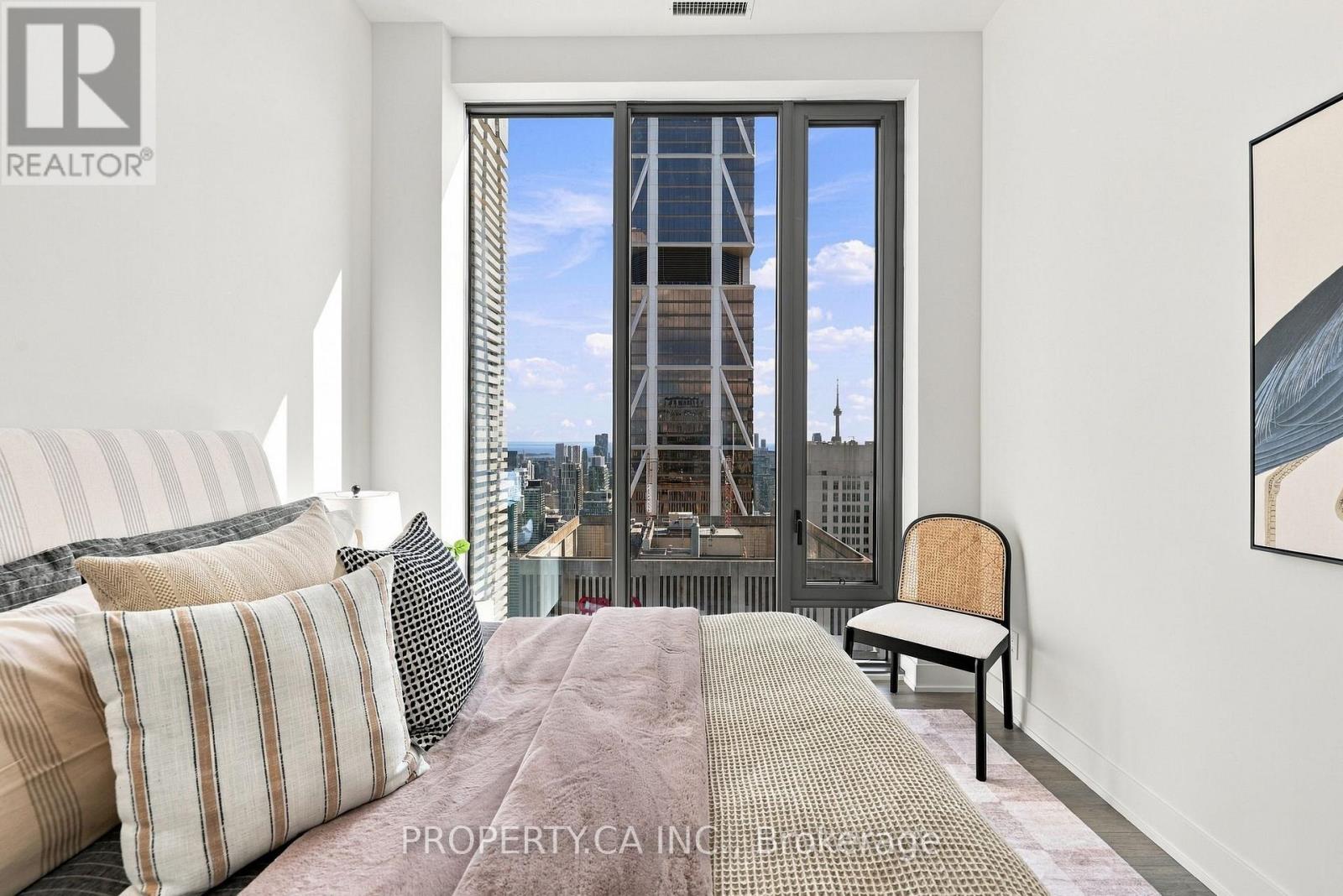 5104- 8 Cumberland Street, Toronto, ON photo 17