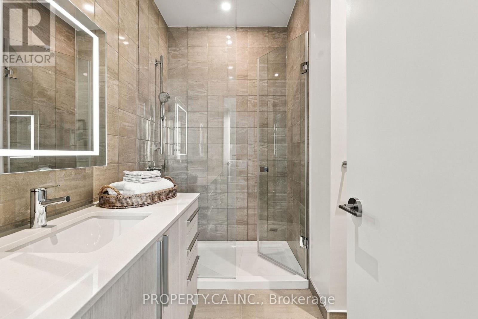 5104- 8 Cumberland Street, Toronto, ON photo 25