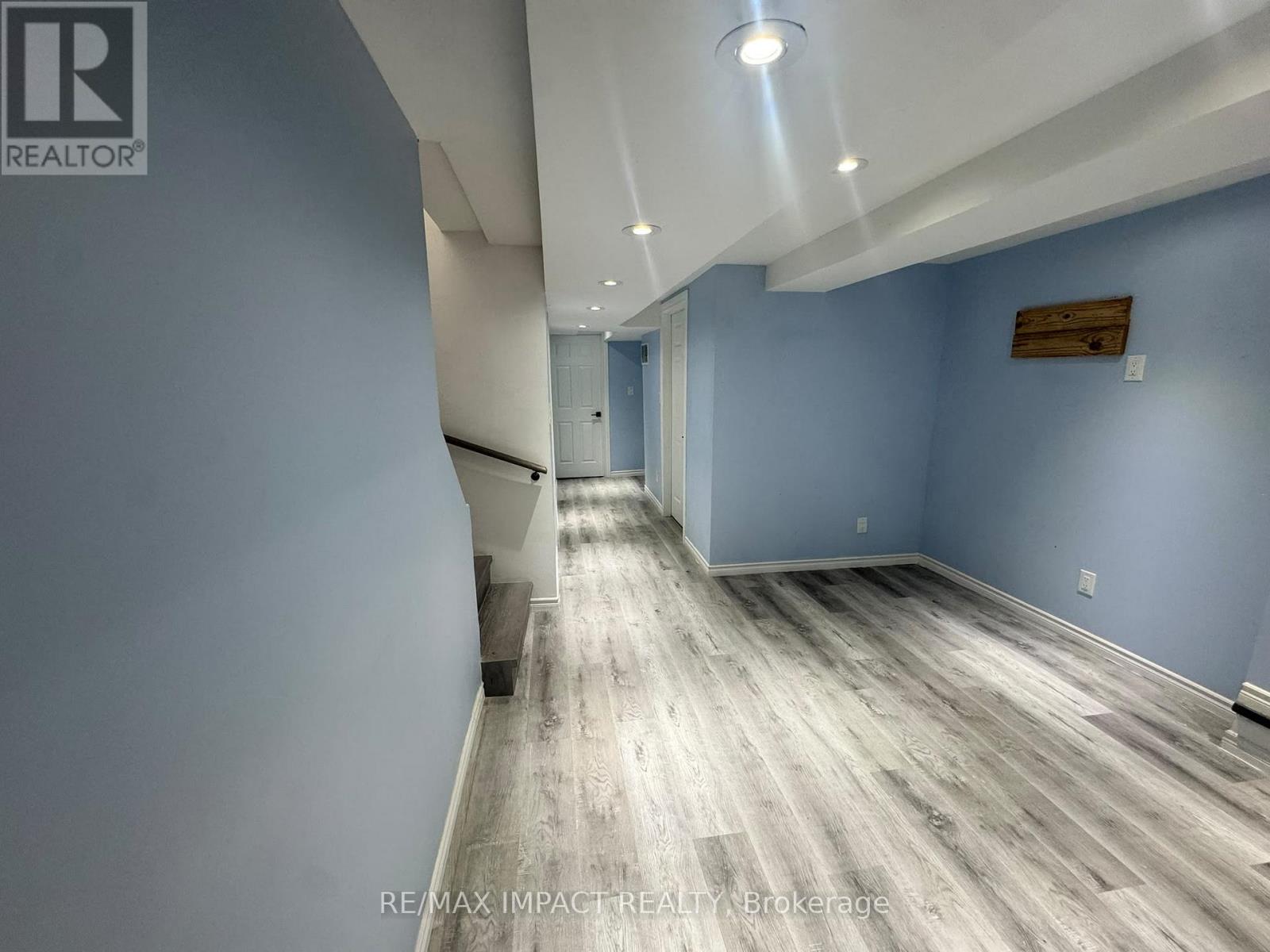 26 Beadle Drive, Ajax, ON photo 3