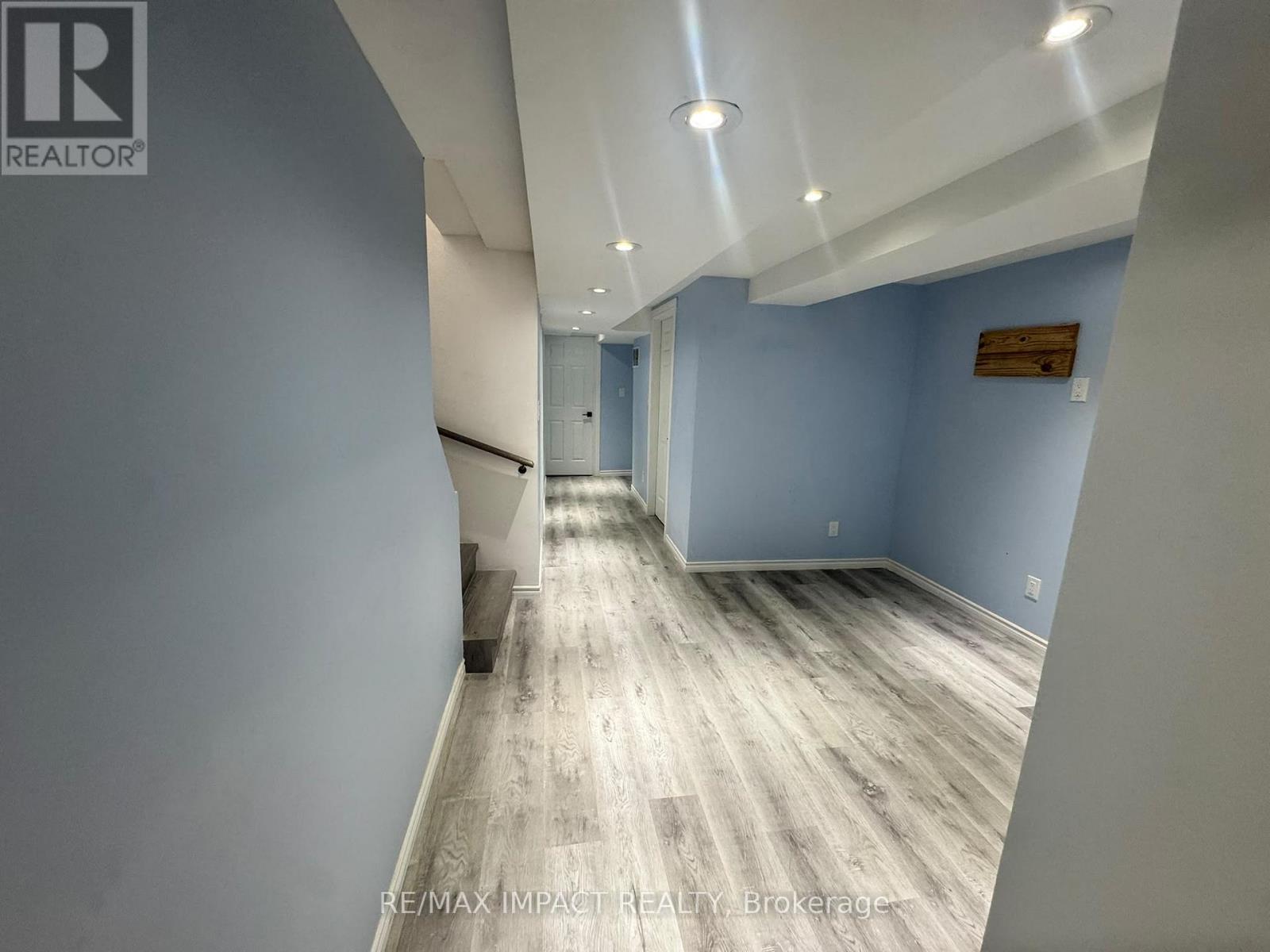 26 Beadle Drive, Ajax, ON photo 4