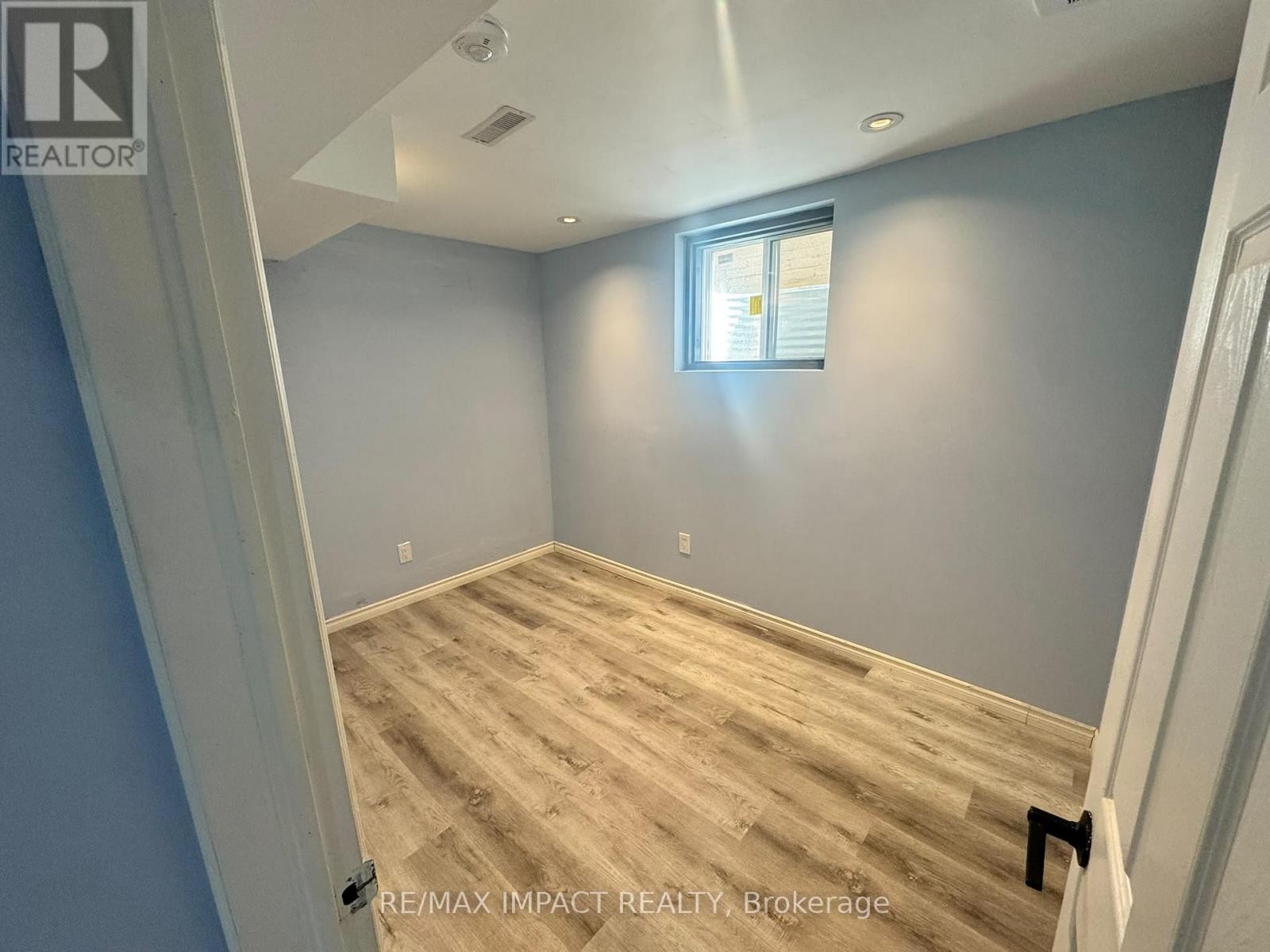 26 Beadle Drive, Ajax, ON photo 7