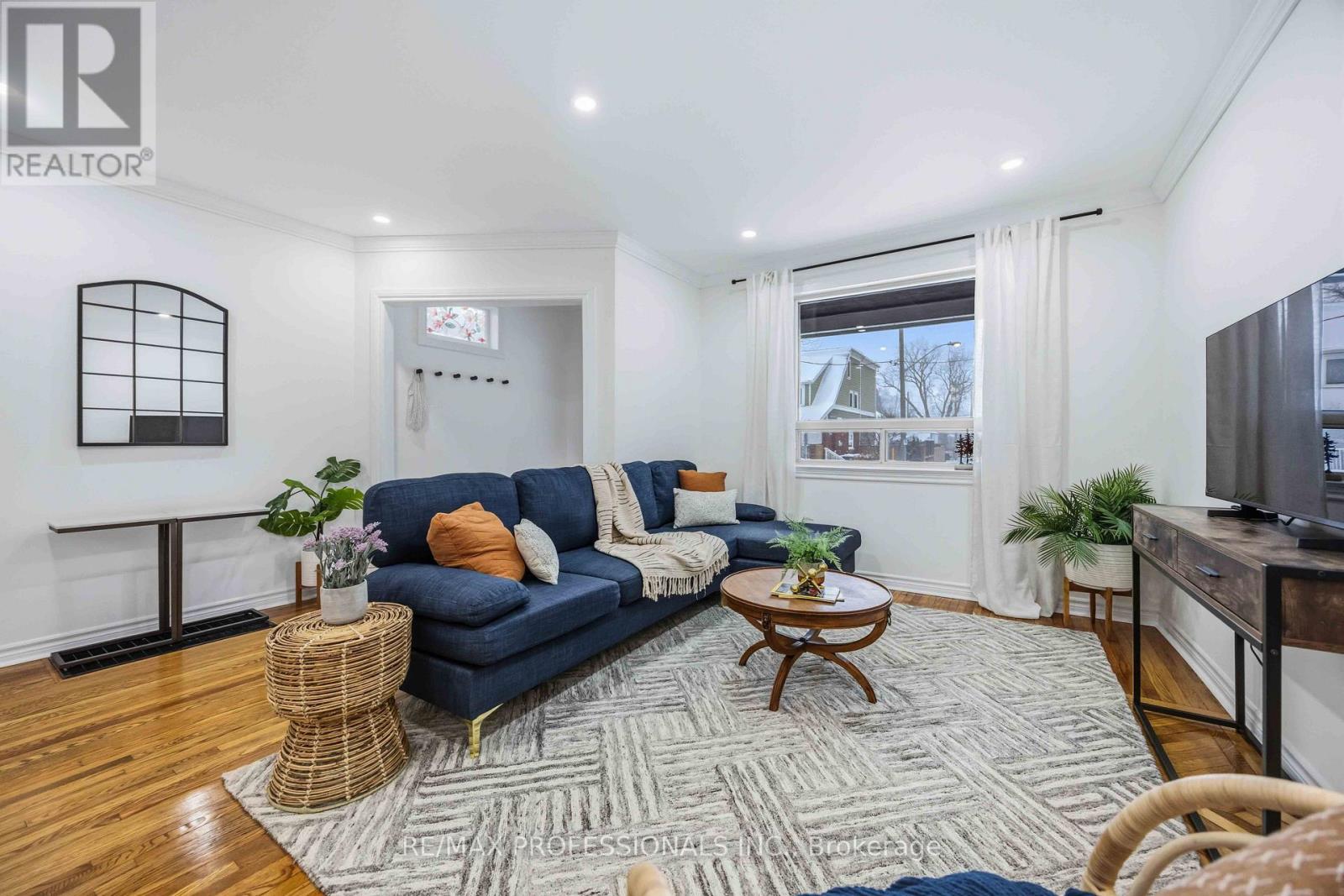 11 Bryant Avenue, Toronto, ON photo 2