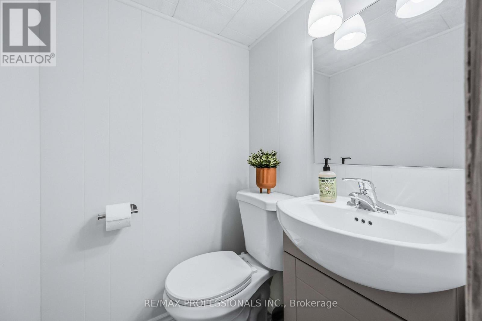 11 Bryant Avenue, Toronto, ON photo 22