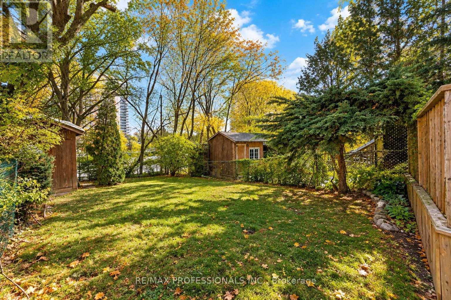 11 Bryant Avenue, Toronto, ON photo 25