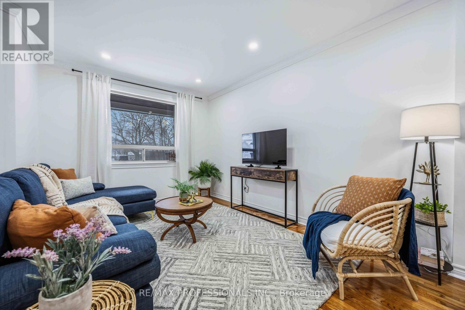 11 Bryant Avenue, Toronto, ON photo 3