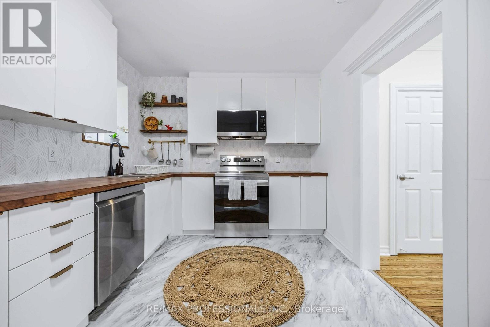 11 Bryant Avenue, Toronto, ON photo 7