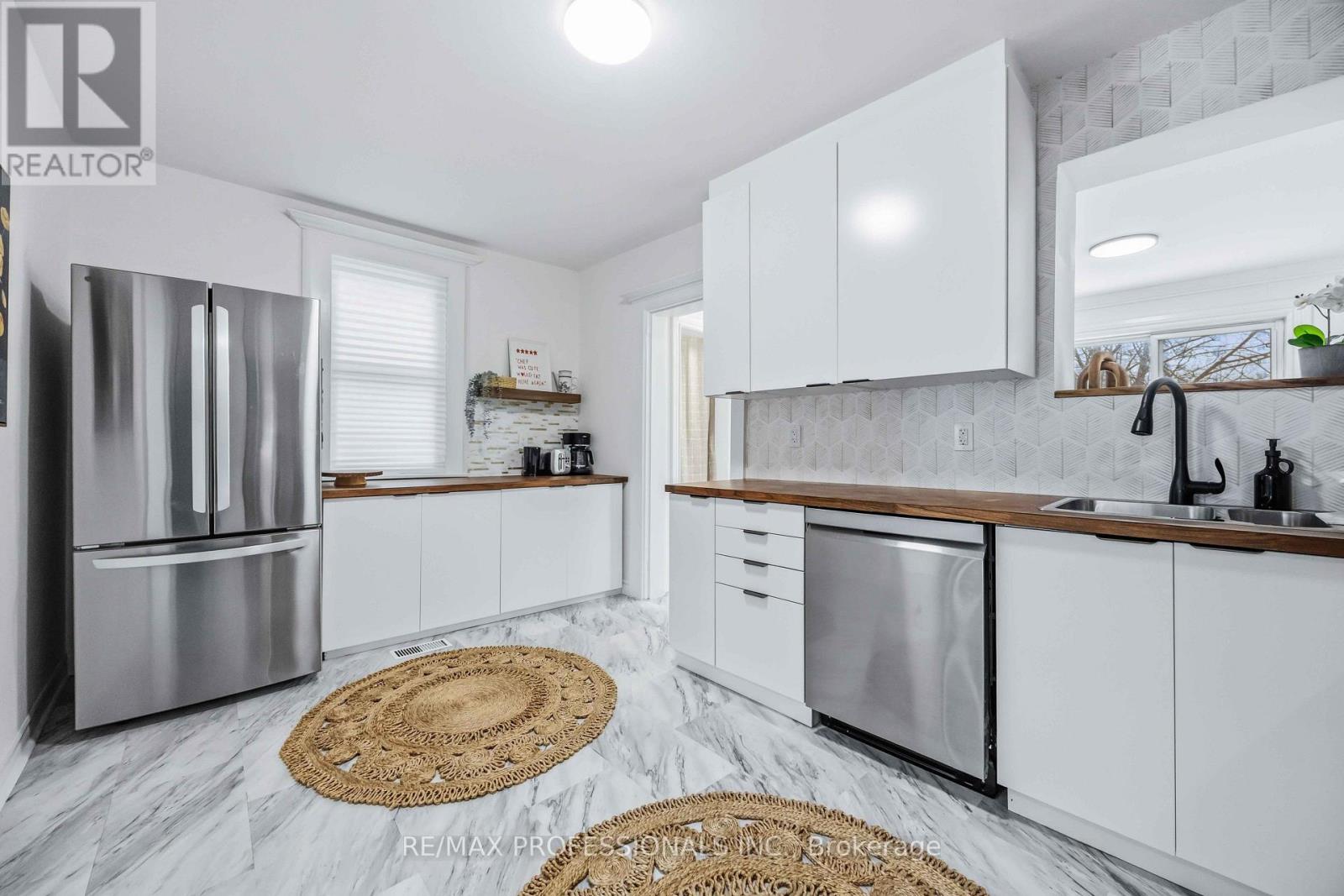 11 Bryant Avenue, Toronto, ON photo 9
