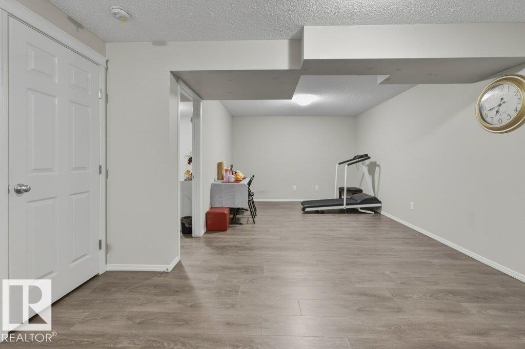 99 Springwood Way, photo 41