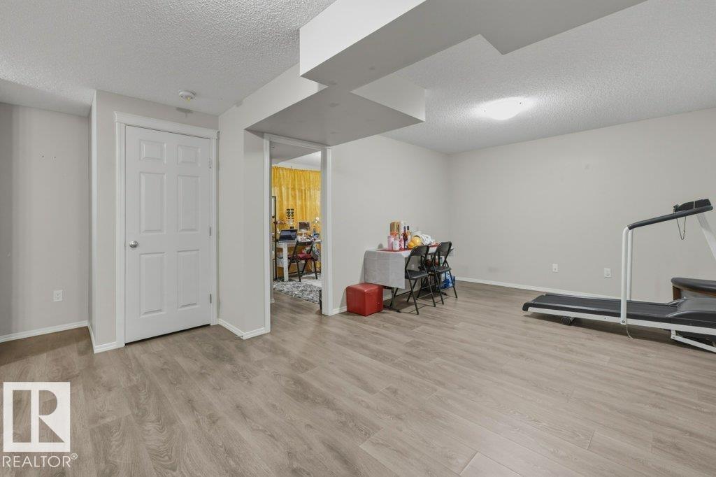 99 Springwood Way, photo 45
