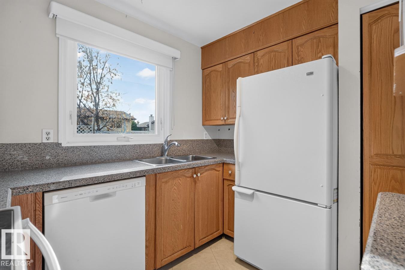 10846 173 AV NW, Edmonton — photo 12