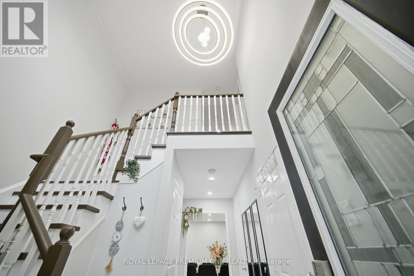 108 Gwillimbury Drive, Bradford West Gwillimbury, ON photo 6