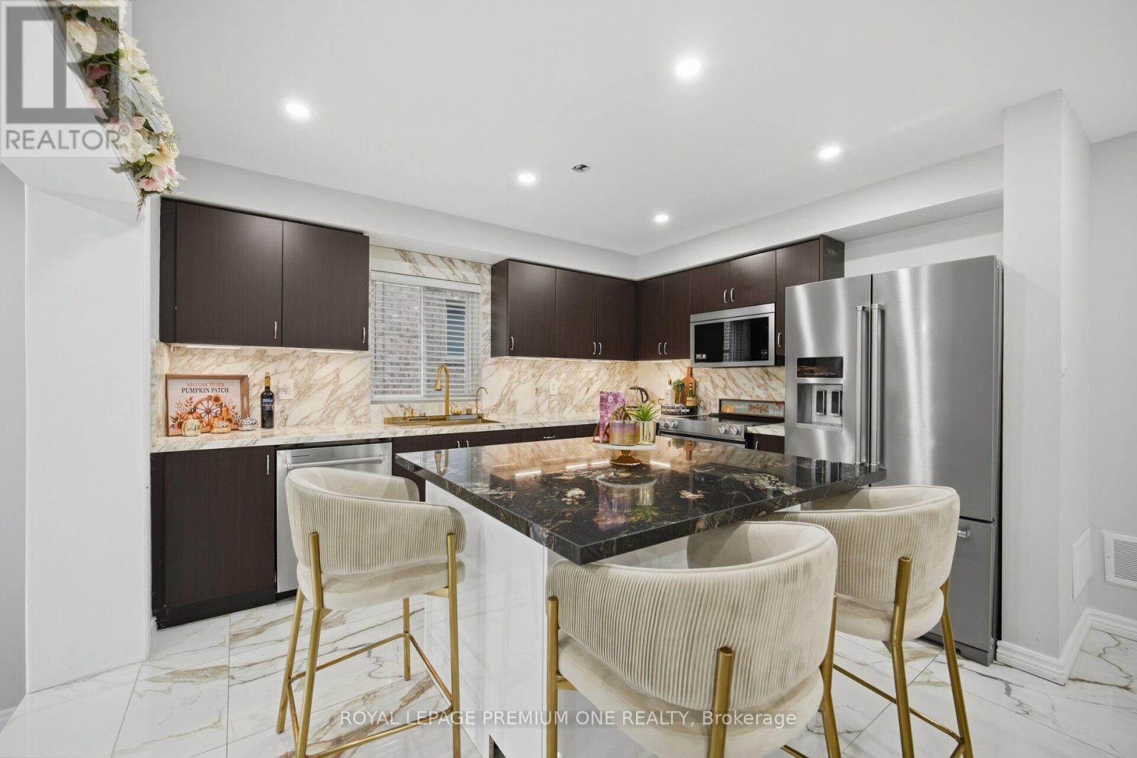 108 Gwillimbury Drive, Bradford West Gwillimbury, ON photo 8