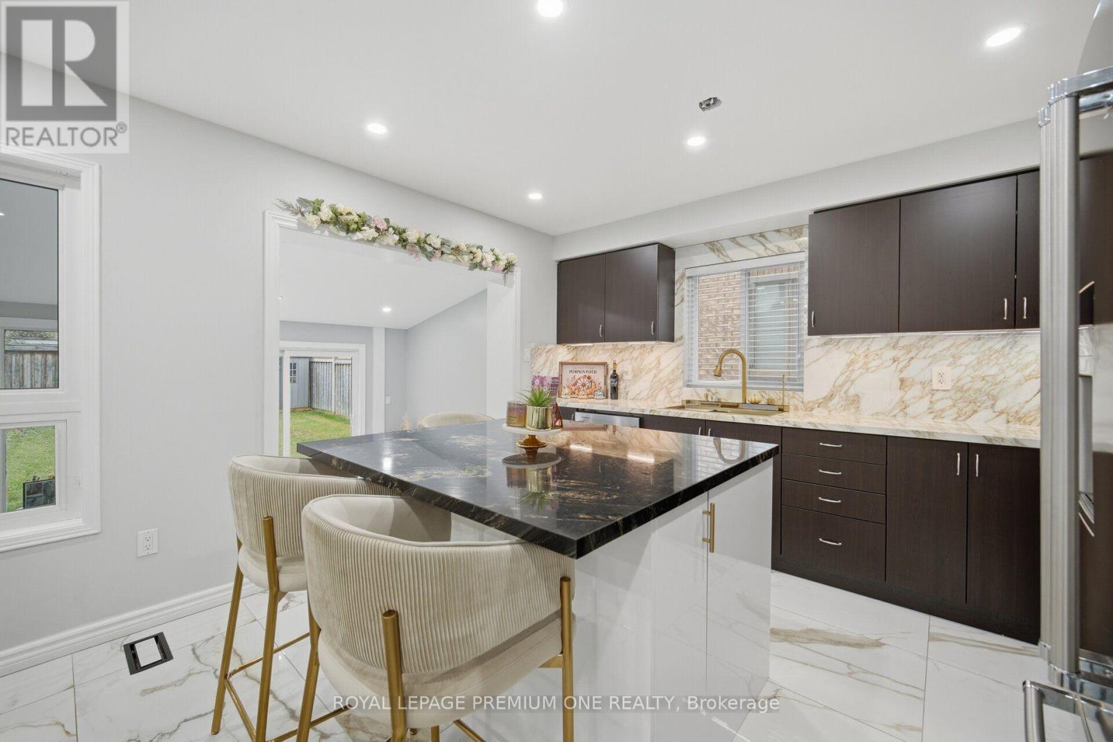 108 Gwillimbury Drive, Bradford West Gwillimbury, ON photo 9