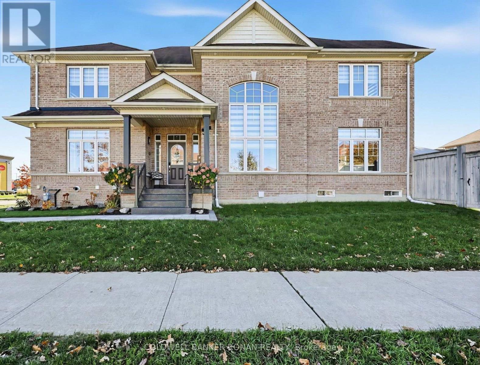 16 Hawke Crescent, New Tecumseth, ON photo 1