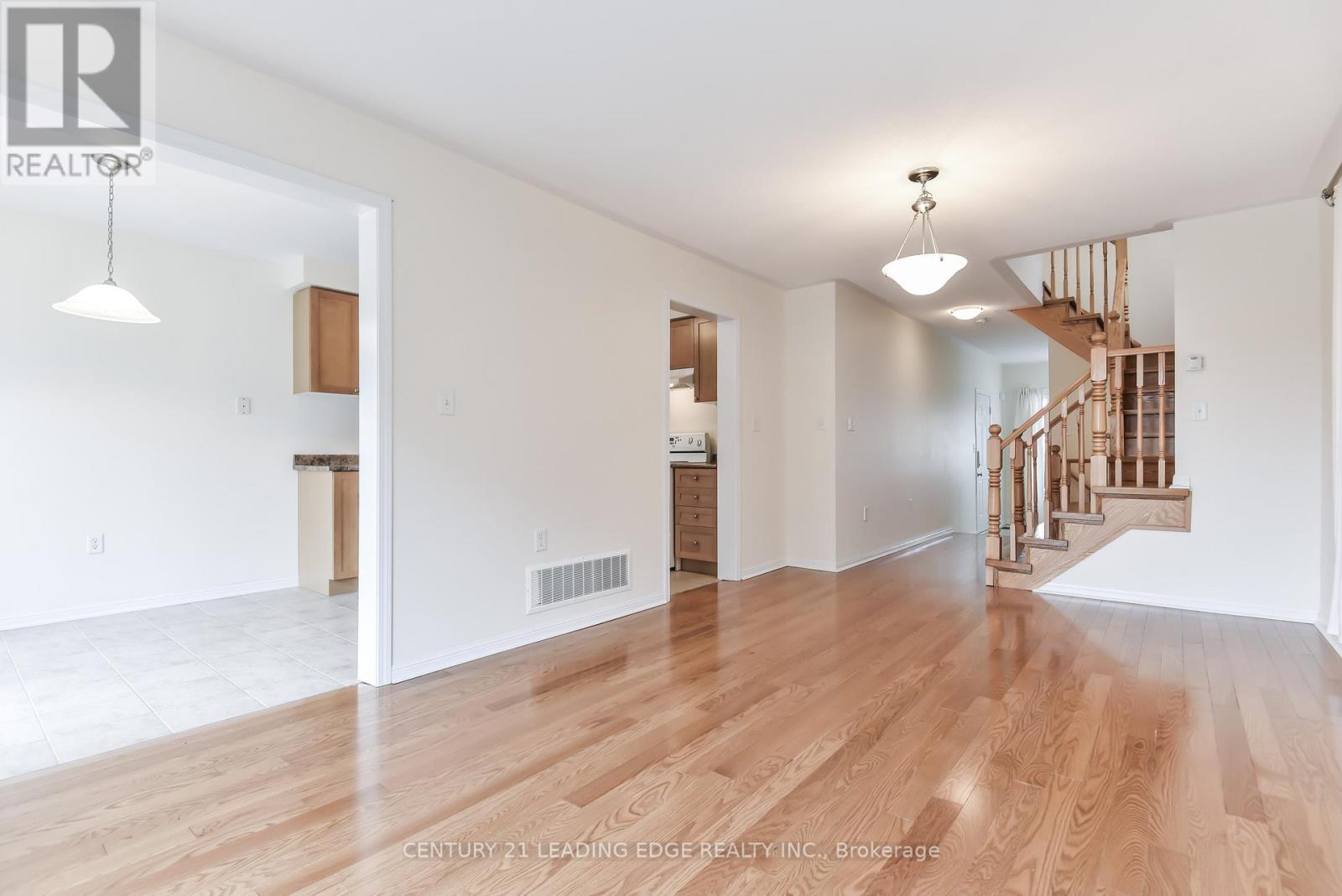 211 WELDON ROAD, Whitchurch-Stouffville (Stouffville) — photo 7