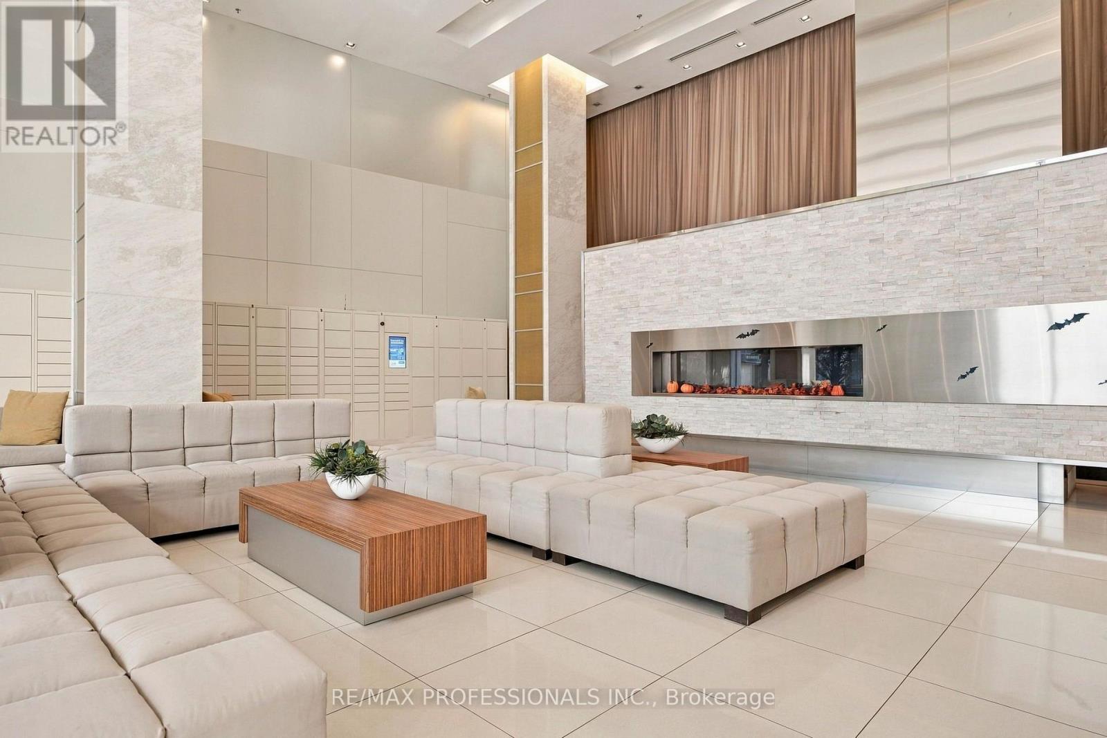 901- 16 Brookers Lane, Toronto, ON photo 3