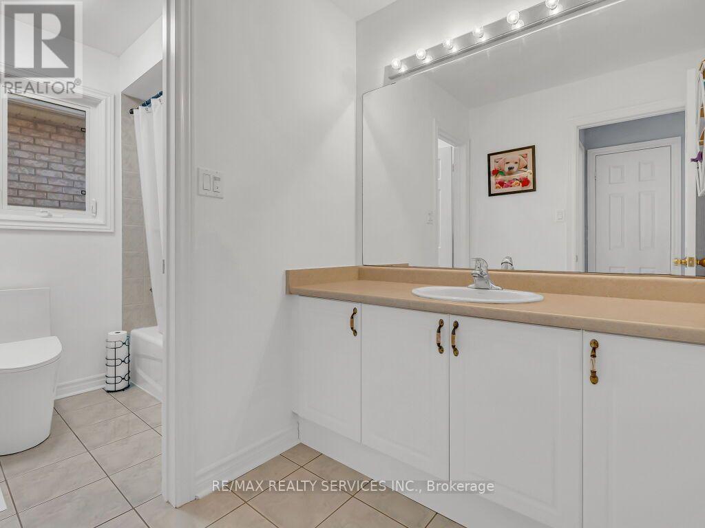 61 Sir Jacobs Crescent, Brampton, ON photo 34