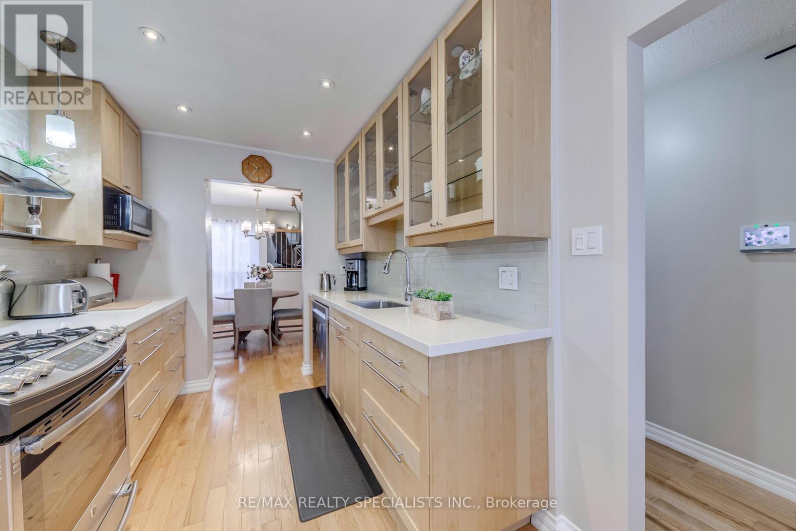 69 Winterfold Drive, Brampton, ON photo 11
