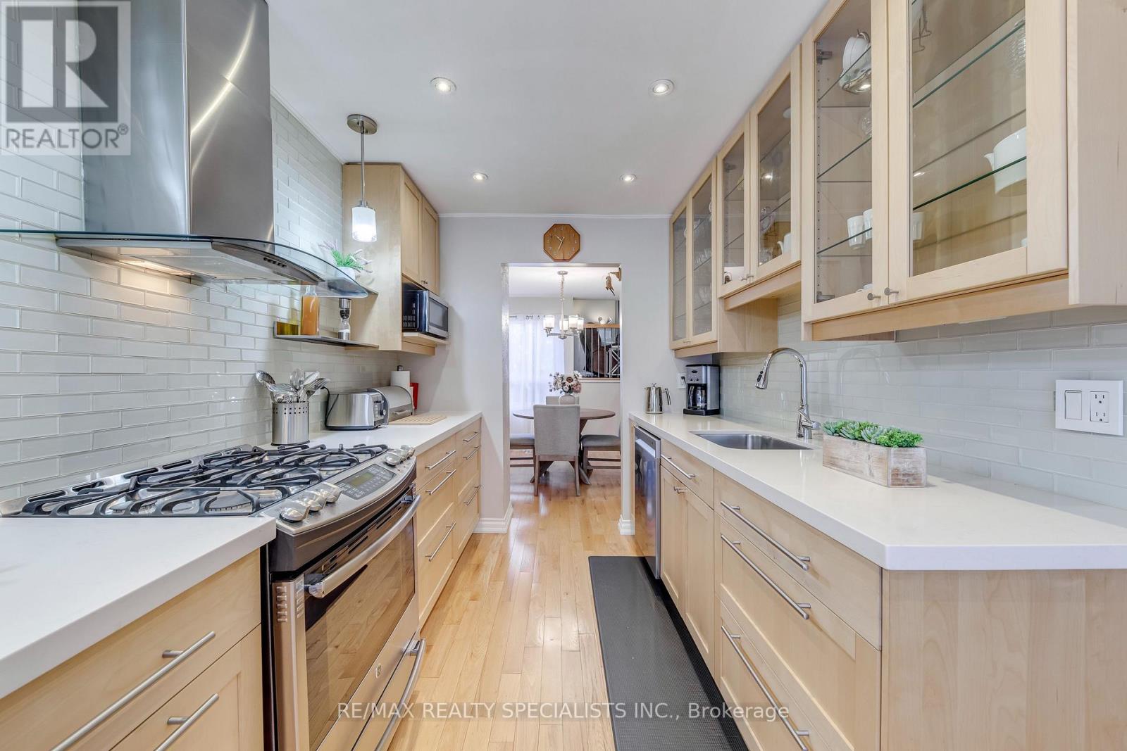 69 Winterfold Drive, Brampton, ON photo 9