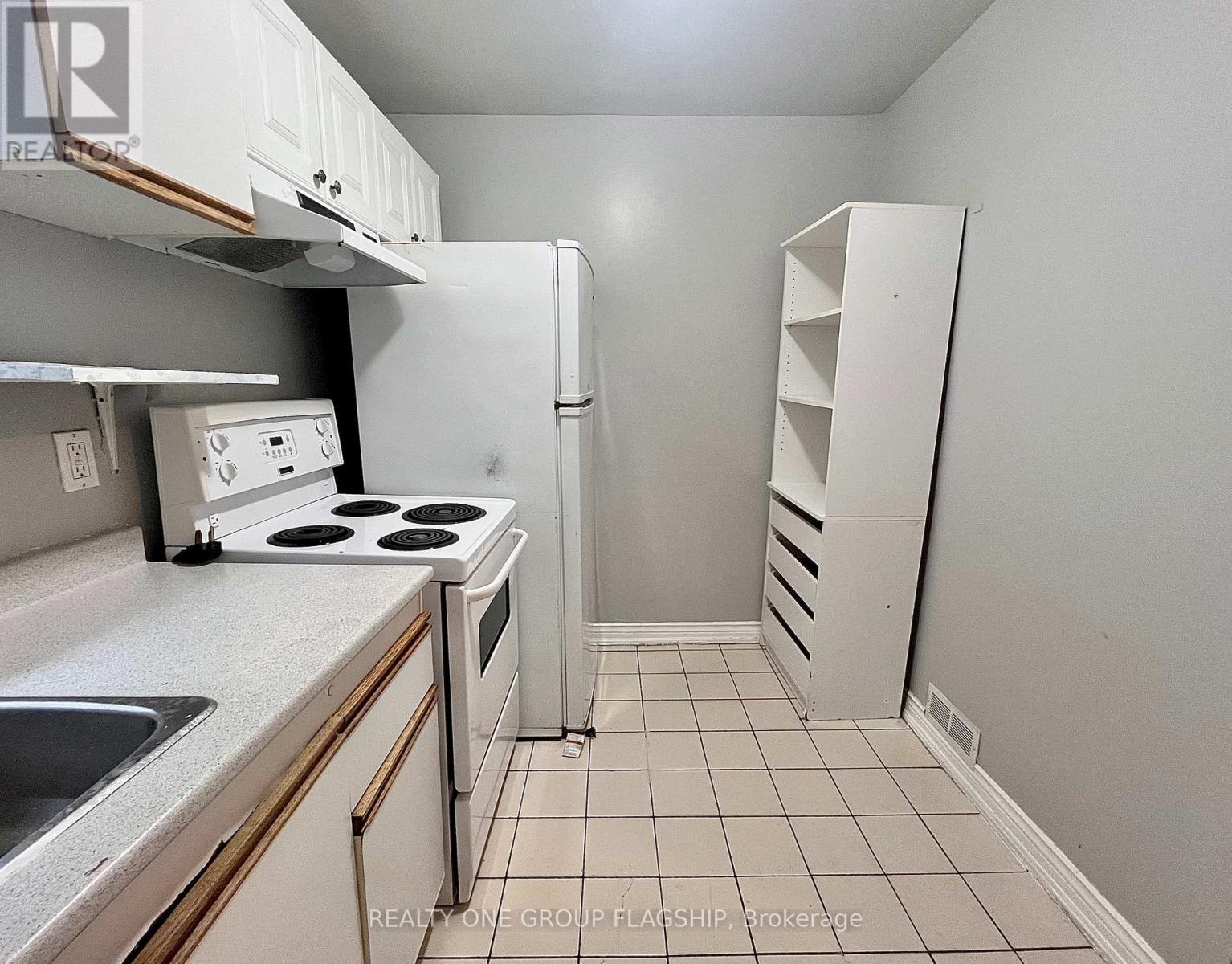 567 Rogers Road, Toronto, ON photo 12