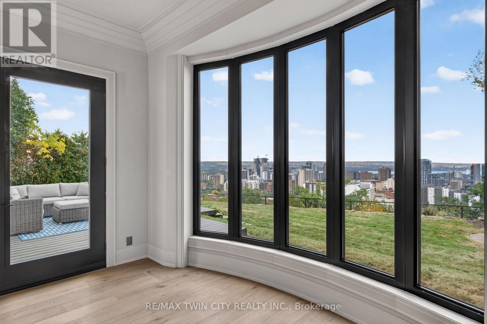 5 Bull's Lane, Hamilton, ON photo 14