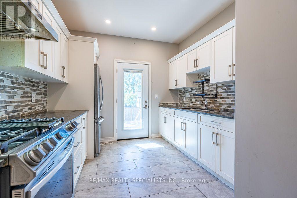 22 Elm Street, St. Catharines, ON photo 16
