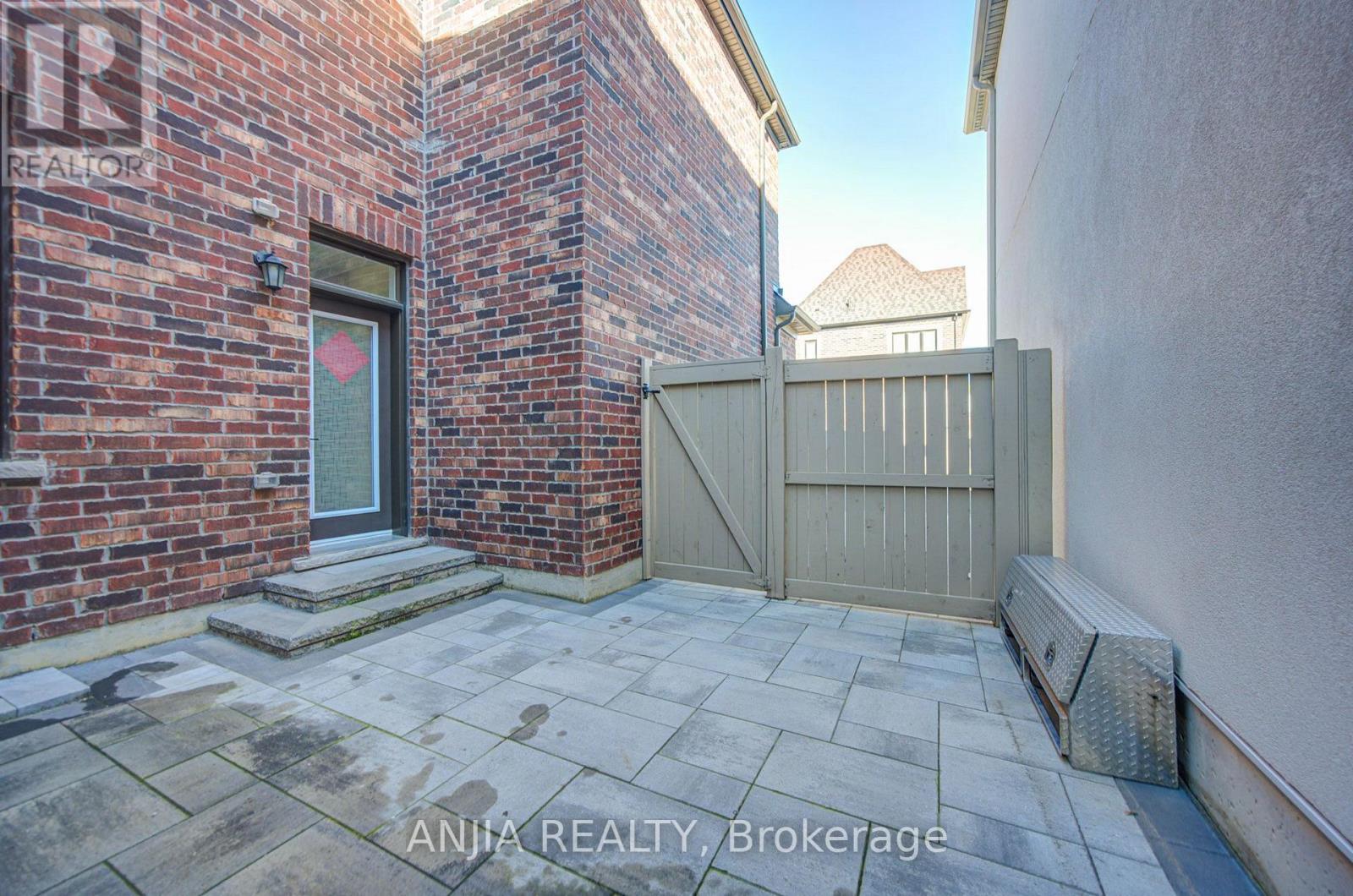 107 GUARDHOUSE CRESCENT - 46