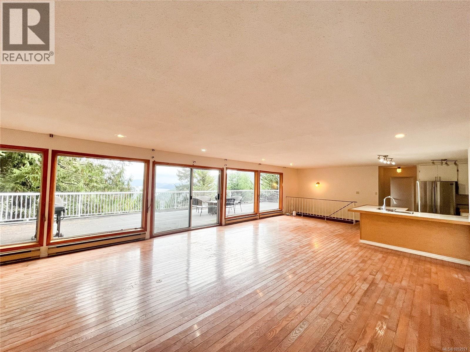4328 Trans Canada Hwy - 4
