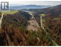 9568 Highway 97, Spallumcheen, BC V0E1B5 Photo 6