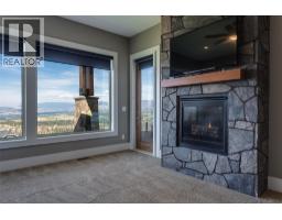 2pc Bathroom - 1002 Hewetson Avenue, Kelowna, BC V1W5H8 Photo 22
