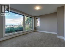 1002 Hewetson Avenue, Kelowna, BC V1W5H8 Photo 45