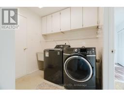 Bathroom - 905 Plante Drive, Ottawa, ON K1V9E3 Photo 19
