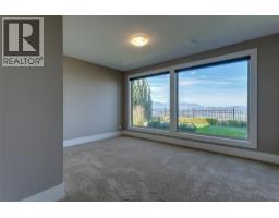 1002 Hewetson Avenue, Kelowna, BC V1W5H8 Photo 50