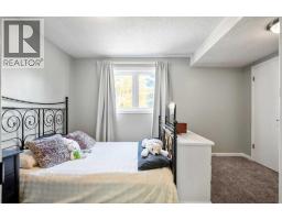 71 Strathclair Rise Sw, Calgary, AB T3H1G3 Photo 22