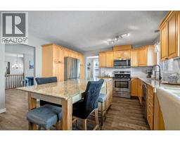 4pc Bathroom - 71 Strathclair Rise Sw, Calgary, AB T3H1G3 Photo 9